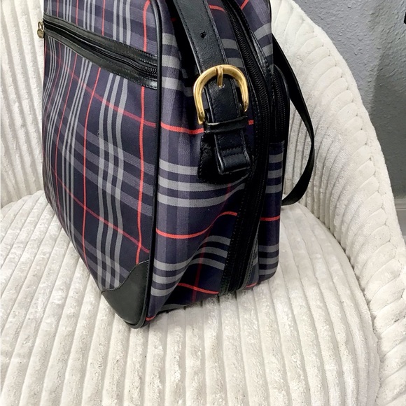 Burberry Travel Bags - Picture 9 of 16